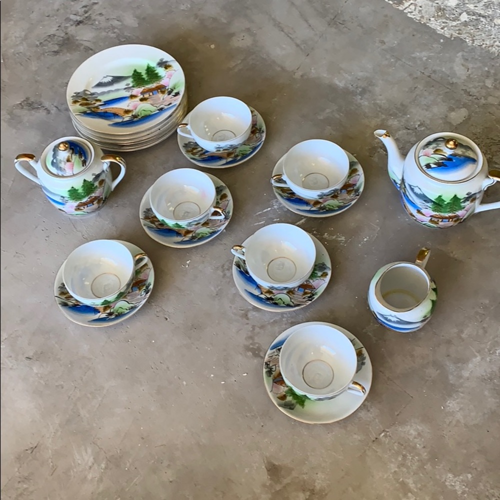 Bones China tea set for 6